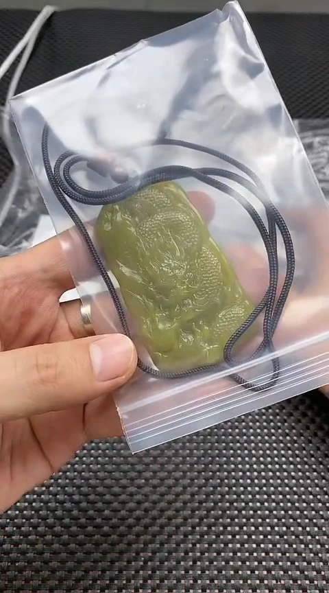 岫玉未镶嵌其他多样性发货一件微瑕