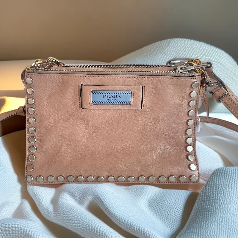 95新 Prada/普拉达 铆钉款斜挎包 1139 1864