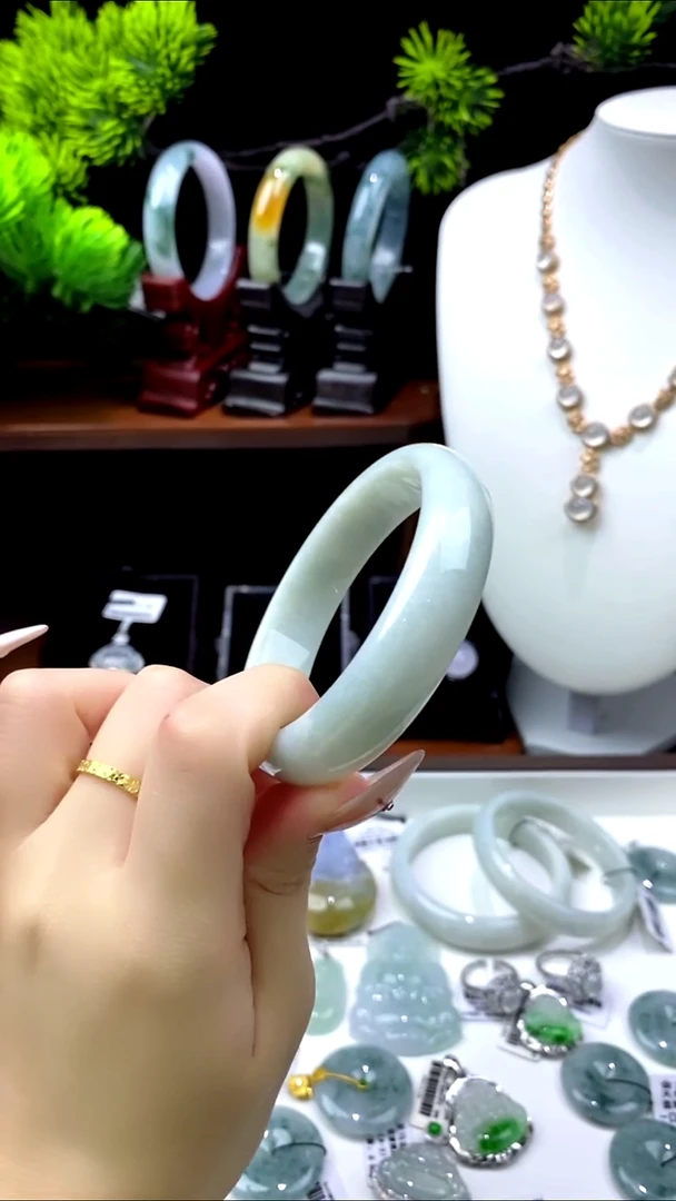 未镶嵌手镯翡翠天然缅料A货翡翠手镯