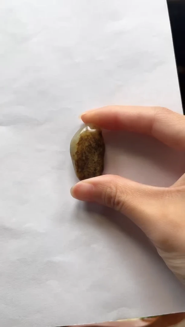 和田玉未镶嵌颈饰吊坠