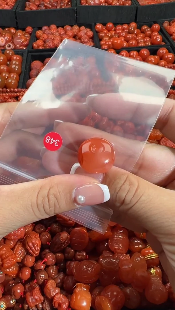 颈饰未镶嵌南红玛瑙1