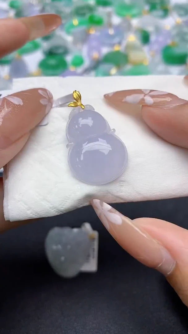 颈饰18K金镶嵌翡翠a货假一赔三支持复检百元上9元证书费自理