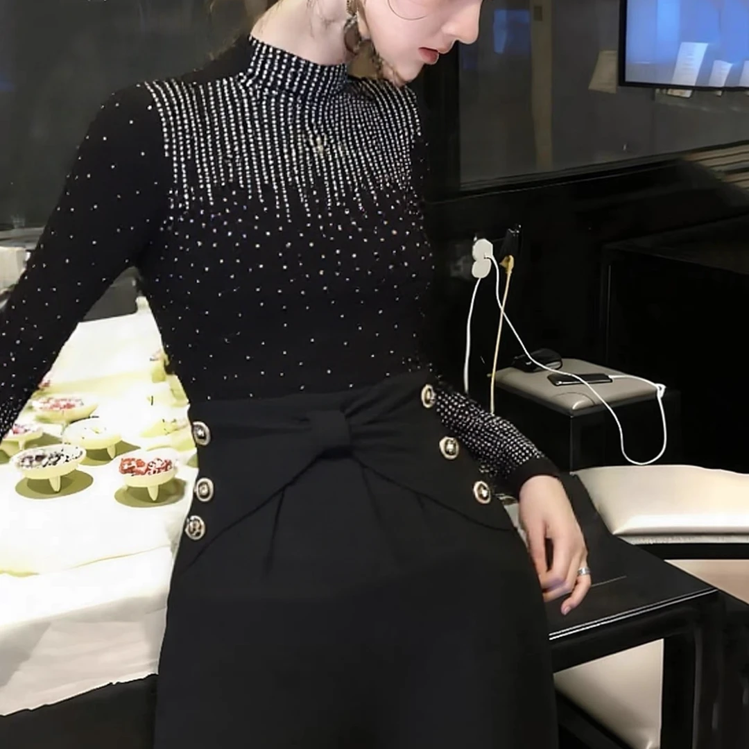 2025年秋冬新款重工烫钻半高领打底衫修身时尚内搭上衣小众女长袖