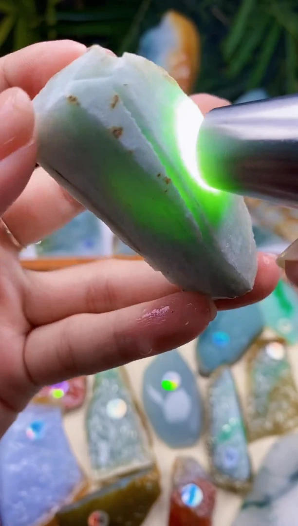 定制翡翠未镶嵌翡翠