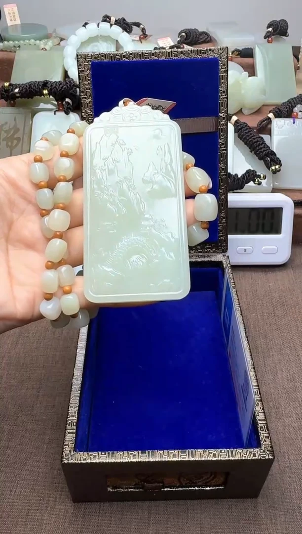 颈饰未镶嵌和田玉1