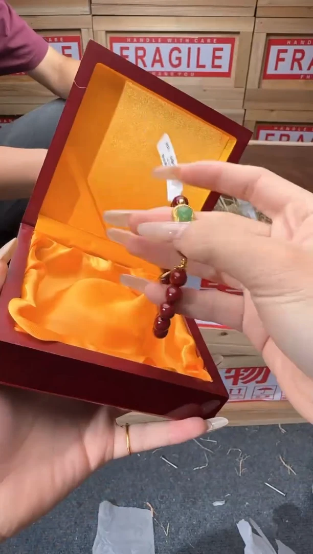精美手串（无礼盒）