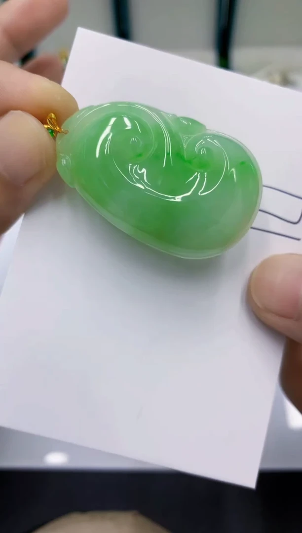 颈饰18K金镶嵌翡翠翡翠