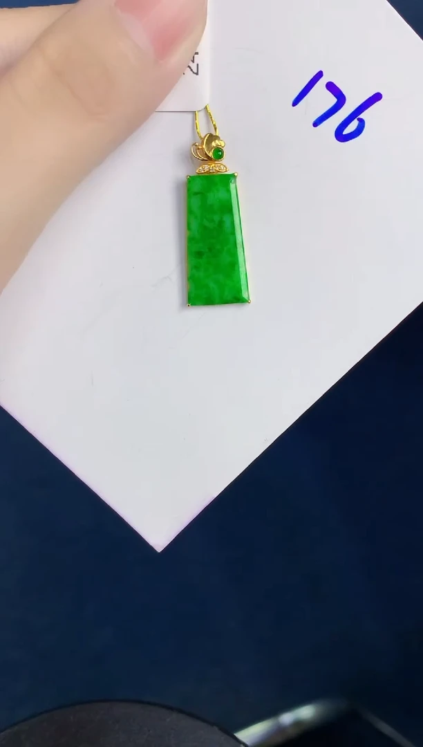 颈饰18K金镶嵌翡翠天然翡翠缅甸A货