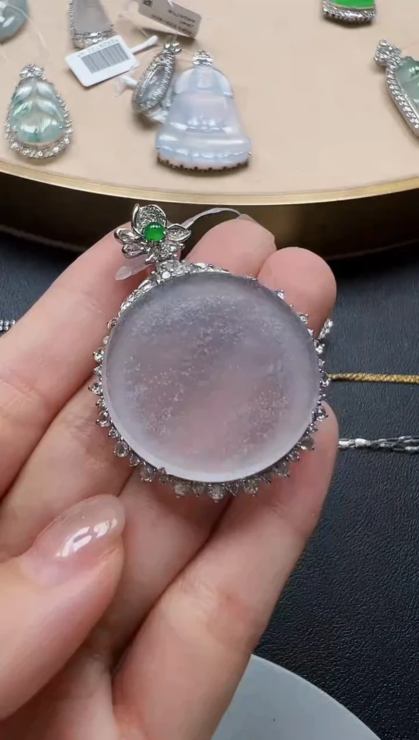 颈饰18K金镶嵌翡翠KDF0929-043