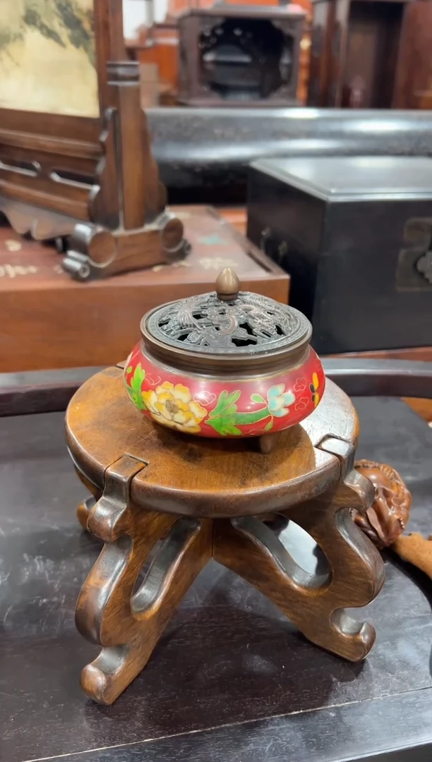 珐琅彩小号香炉1