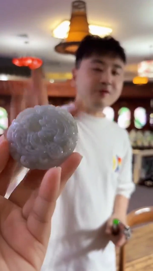 翡翠未镶嵌颈饰08/0713/C/发其一件/