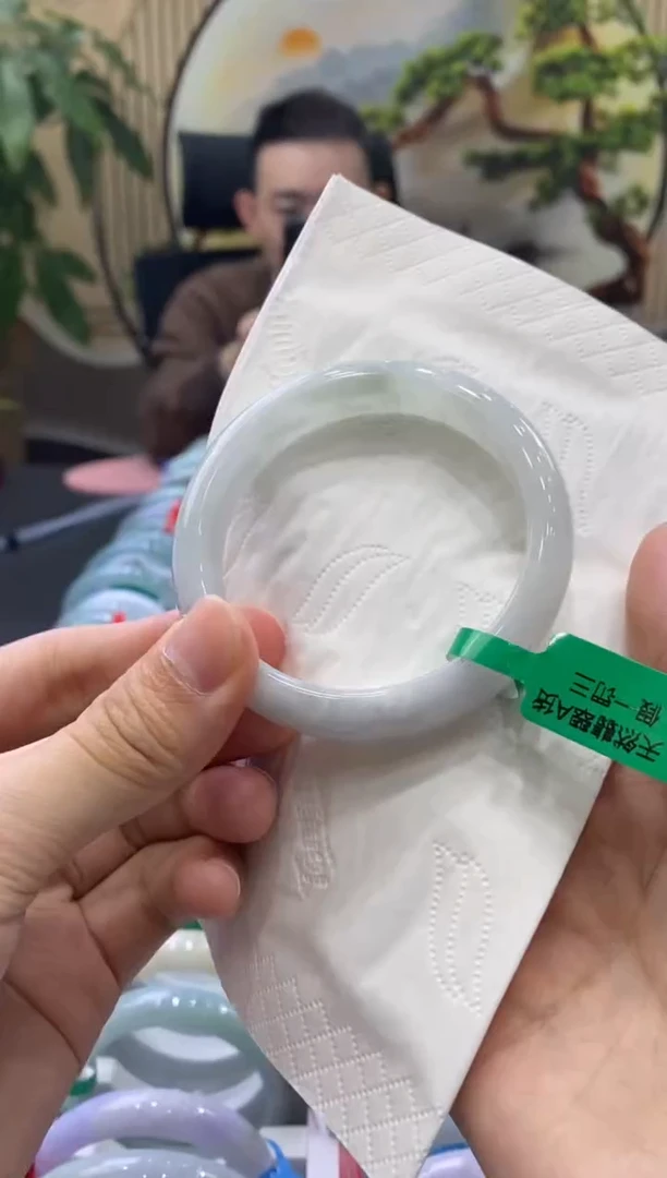 未镶嵌手镯翡翠7693