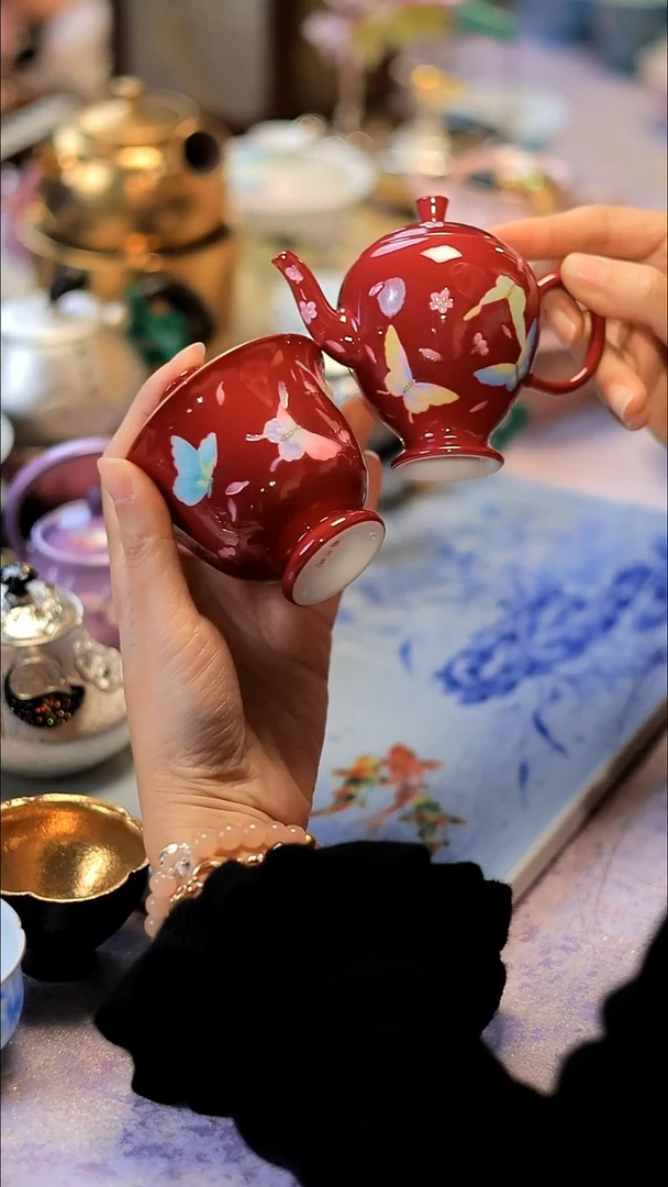 雅同集-粉彩胭脂红蝶恋花盖碗+壶