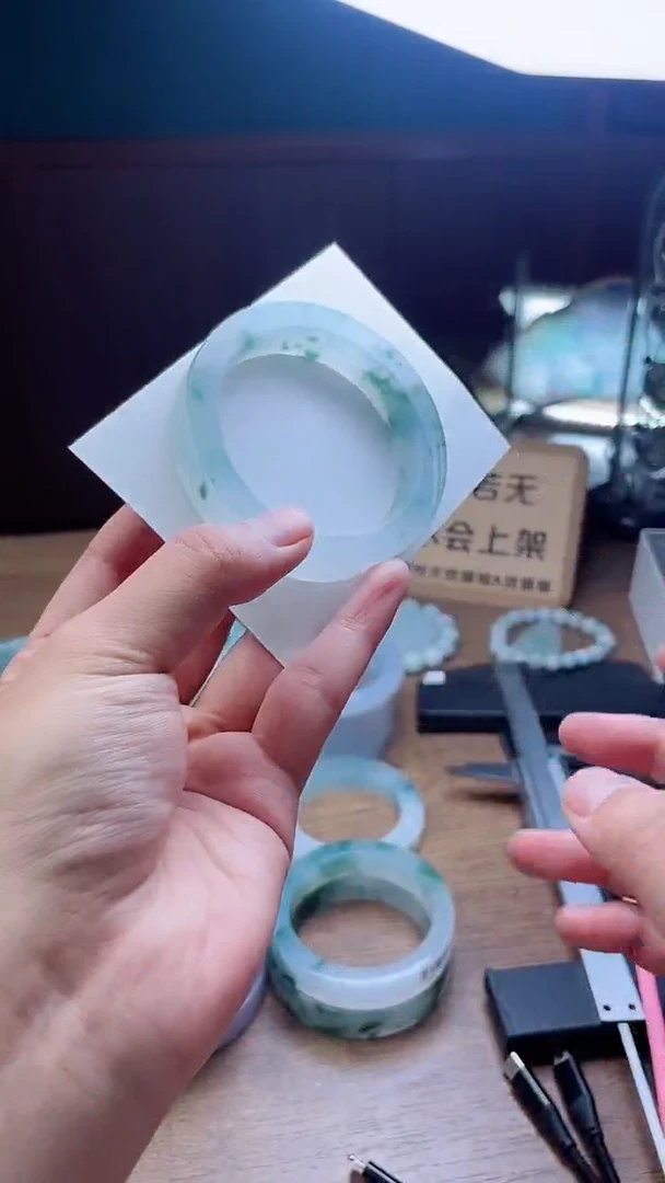 定制翡翠手镯未镶嵌定制