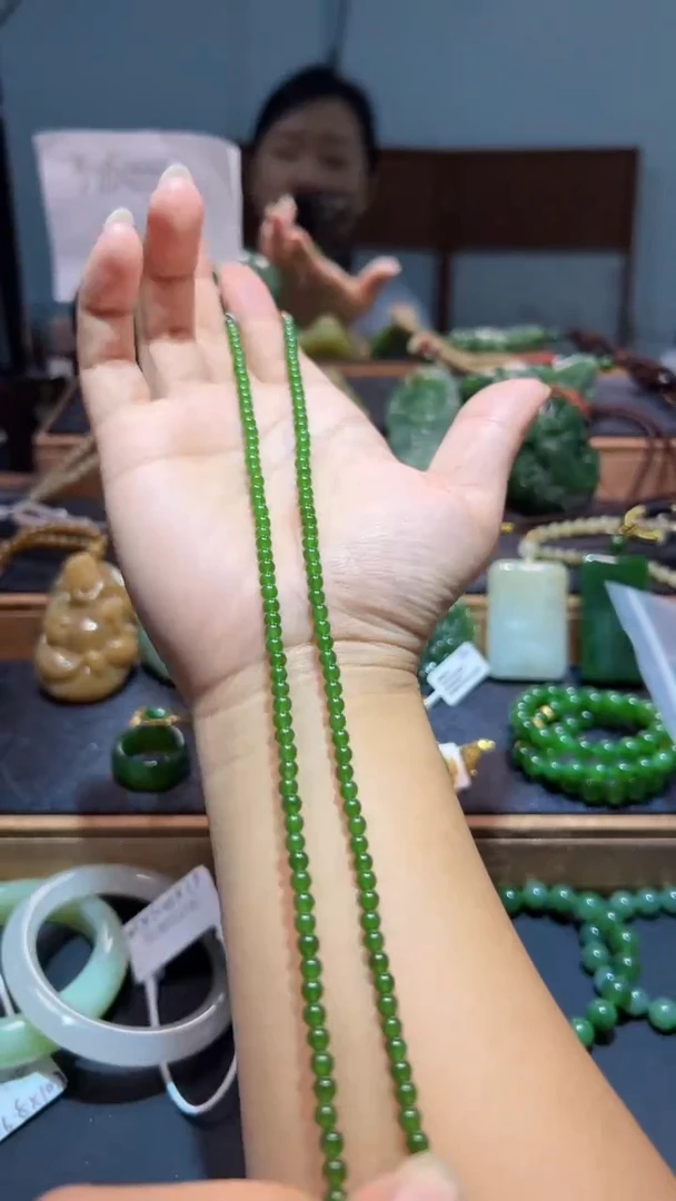 颈饰未镶嵌和田玉（碧玉）多样性发一