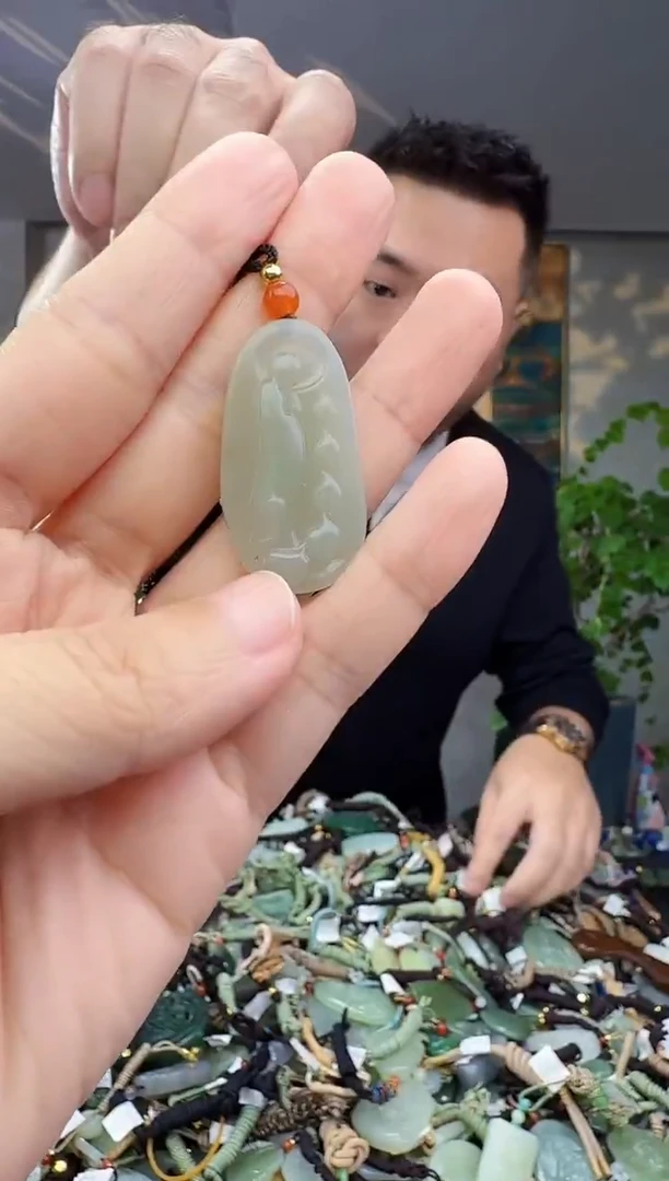 未镶嵌和田玉挂件拍一发一