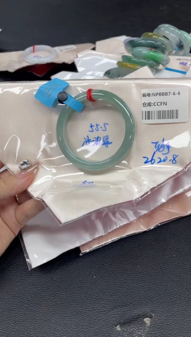 未镶嵌手镯翡翠翡翠手镯