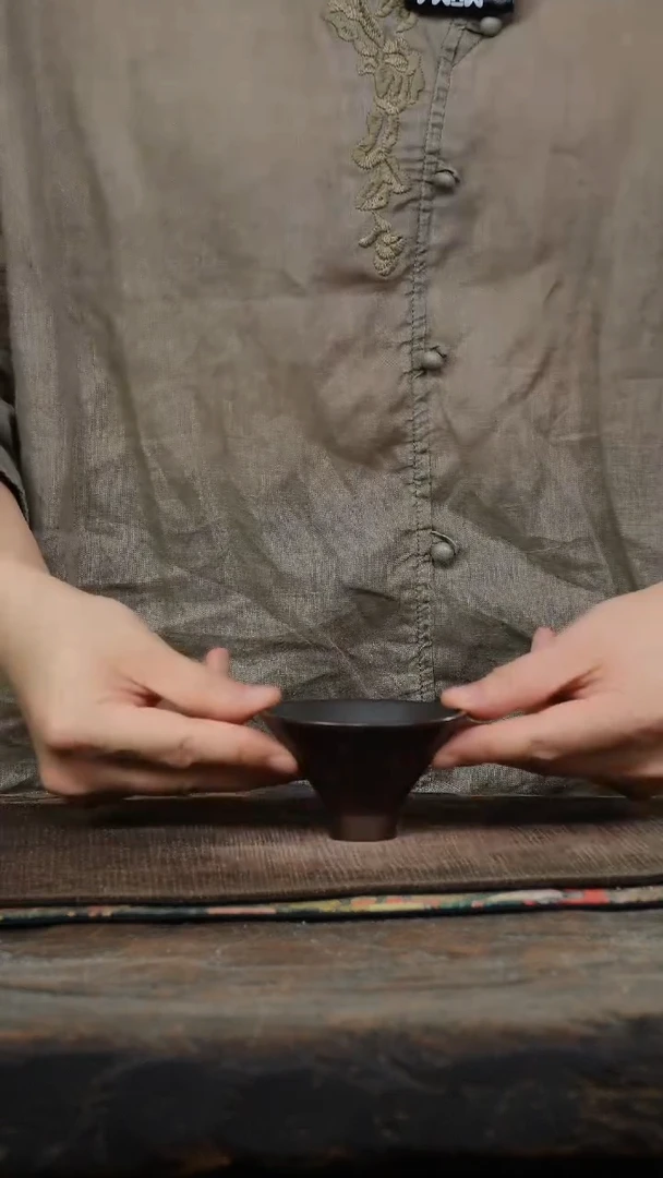 朱泥捂灰工艺紫砂斗笠杯
