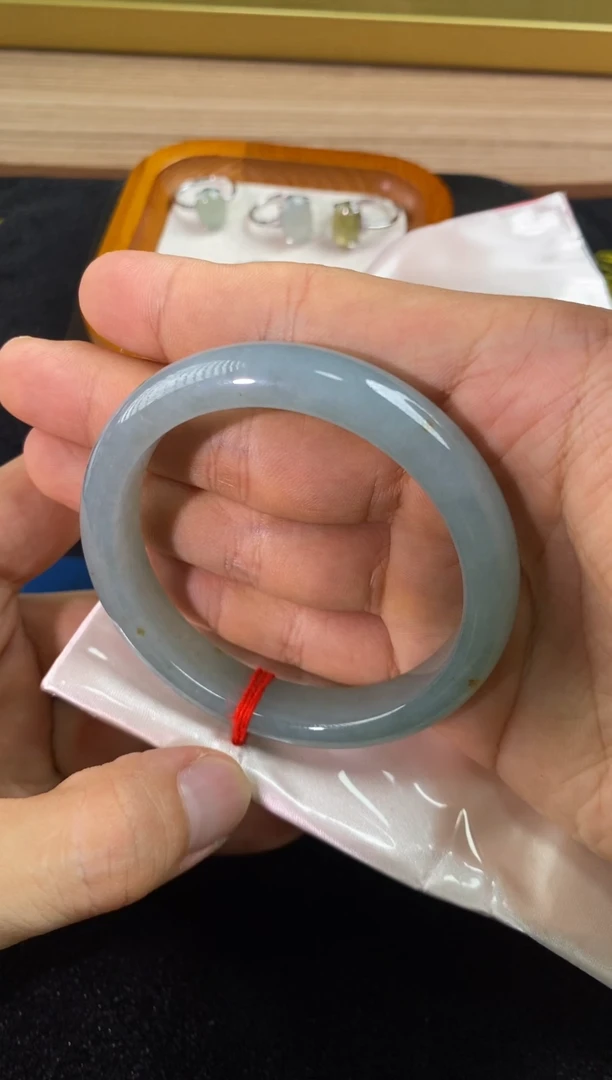 翡翠手镯未镶嵌岁****8缅甸天然翡翠手镯