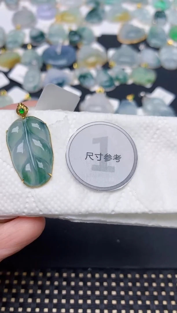 颈饰18K金镶嵌翡翠天然缅甸A货翡翠