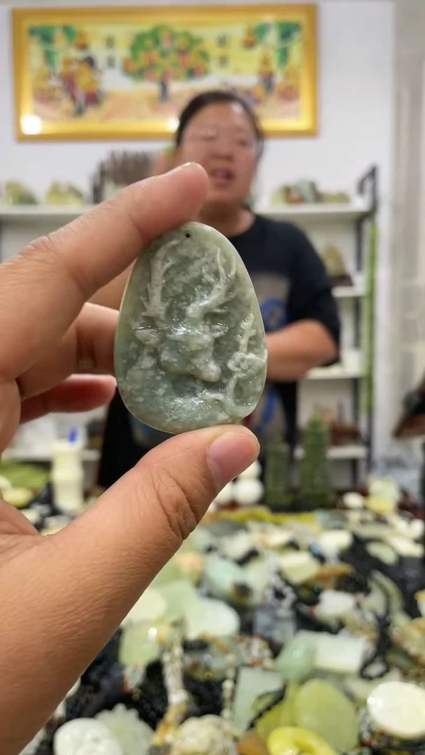 岫玉未镶嵌吊坠