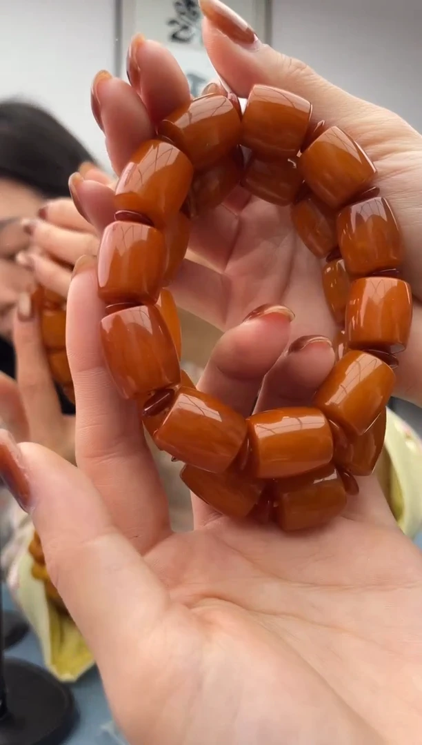 【闪购商品】蜜蜡珠宝奇石未镶嵌034.15，微瑕假一罚十多样性发其一