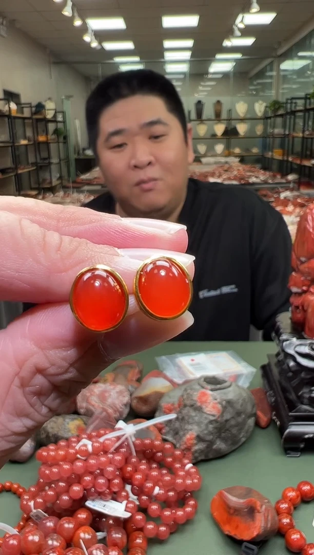 【闪购商品】南红玛瑙耳钉银S925镶嵌一对 多样性发货