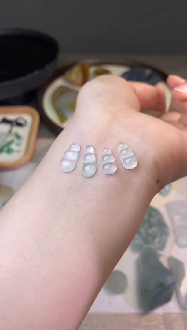 定制翡翠未镶嵌白冰豆子4颗