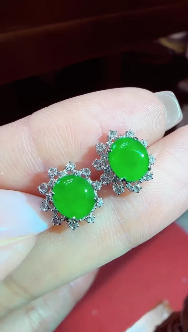 【闪购商品】翡翠耳钉18K金镶嵌蛋面