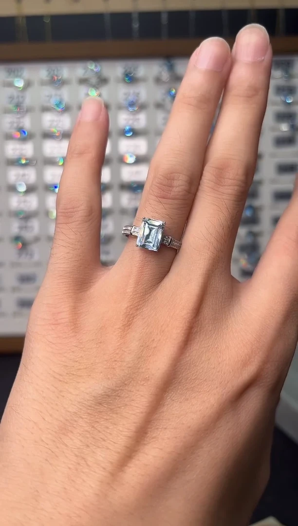 海蓝宝石戒指银S925镶嵌0000