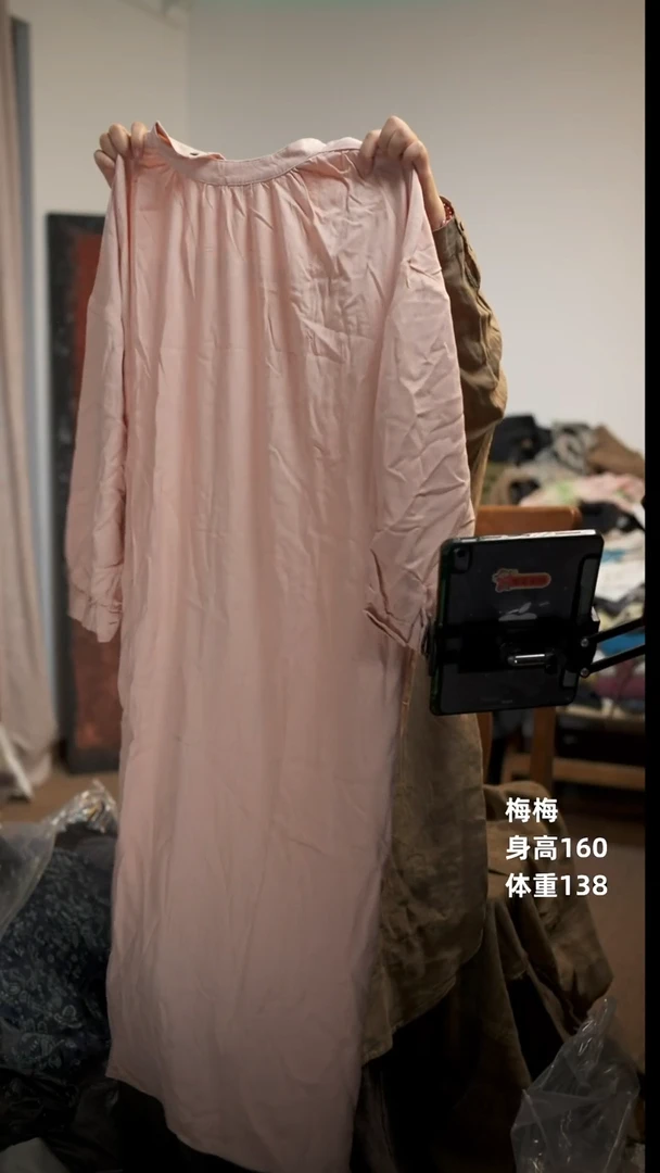 常规粉色棉麻袍子连衣裙