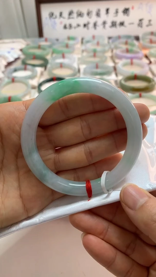 未镶嵌手镯翡翠58带色圆条