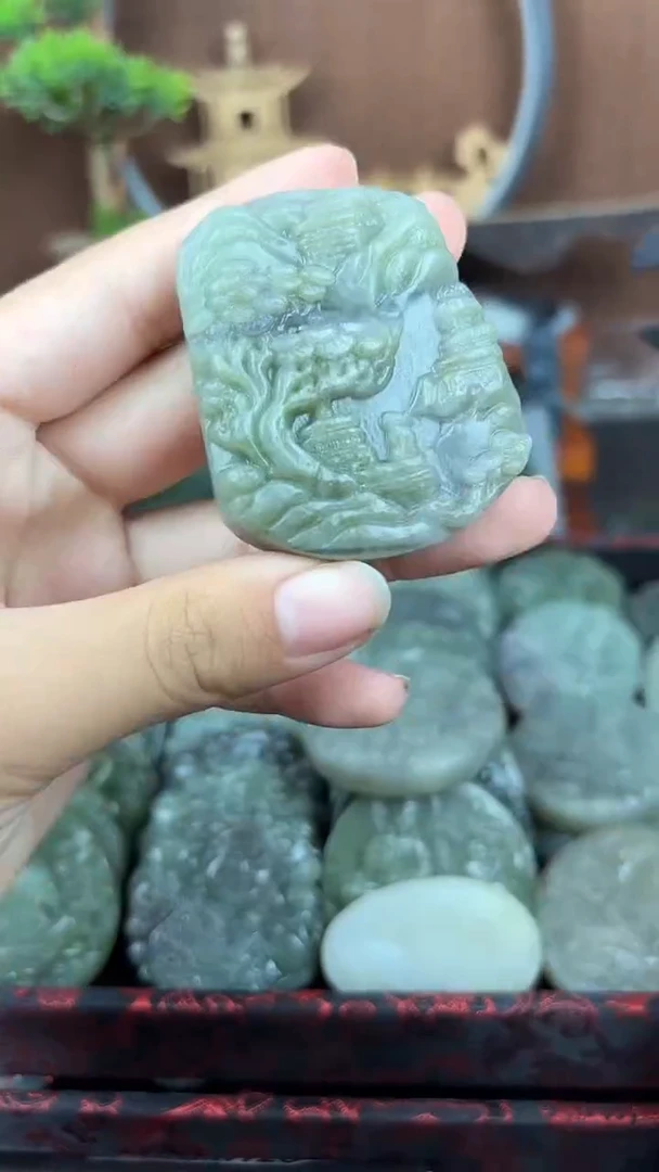 和田玉未镶嵌颈饰1