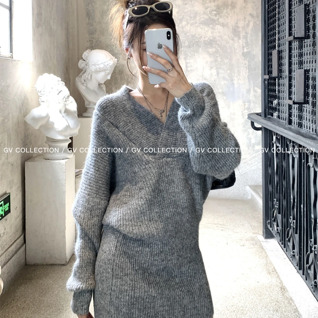 慵懒咖色v领长袖毛衣连衣裙女秋季显瘦高腰针织裙子纯欲包臀短裙