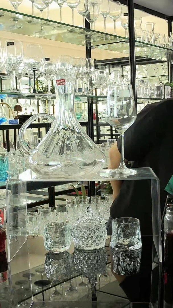 水晶玻璃平底款6个红酒杯CB35+醒酒器9999一个+送两个啤酒杯