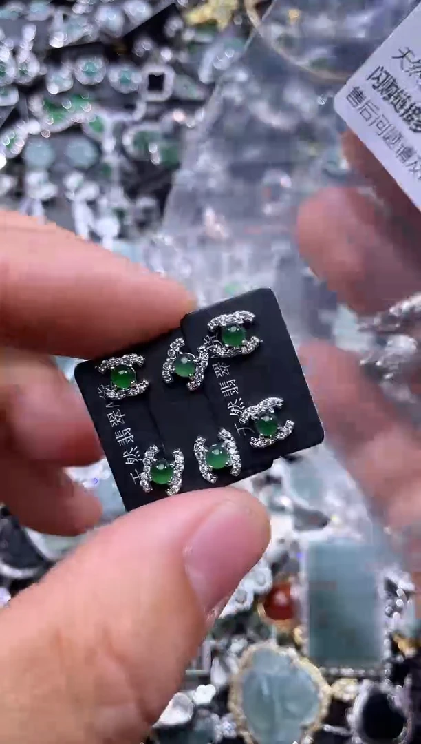 【闪购商品】翡翠颈饰未镶嵌K225耳钉 多样性发其一