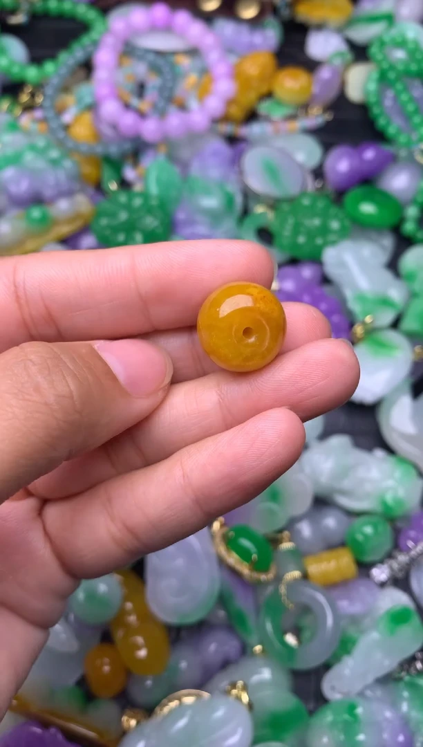 颈饰未镶嵌翡翠缅甸翡翠吊坠