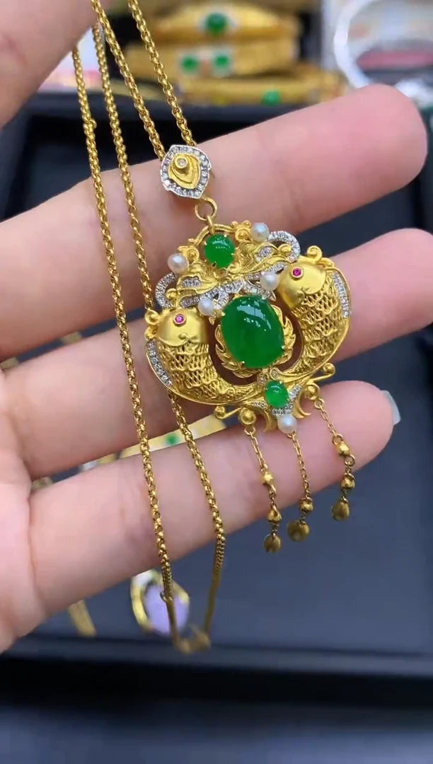 颈饰18K金镶嵌翡翠692-中国好珍宝