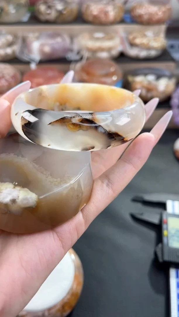 未镶嵌手镯石英质玉62