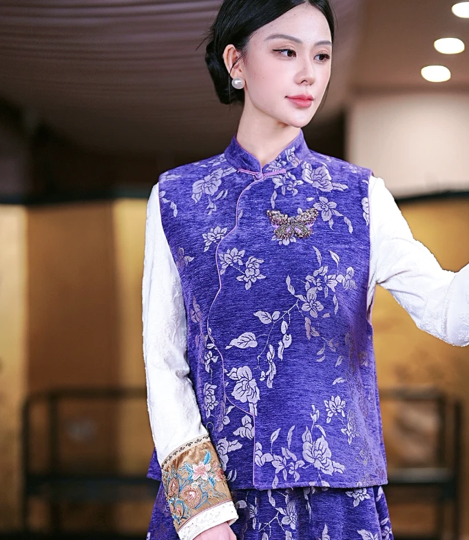 复古日记“紫玥”重工蝴蝶钉珠刺绣国风花瓣襟提花立领马夹2EGE775