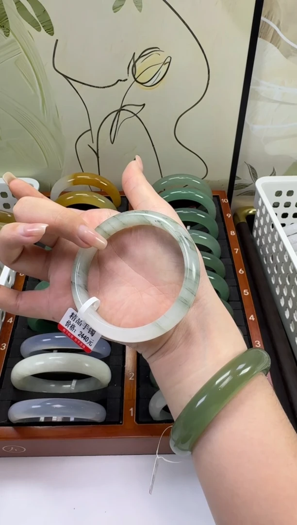 未镶嵌手镯石英质玉天山翠  60mm