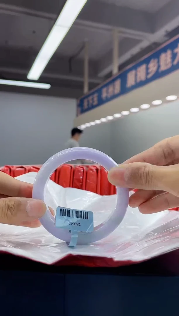翡翠手镯未镶嵌手镯22
