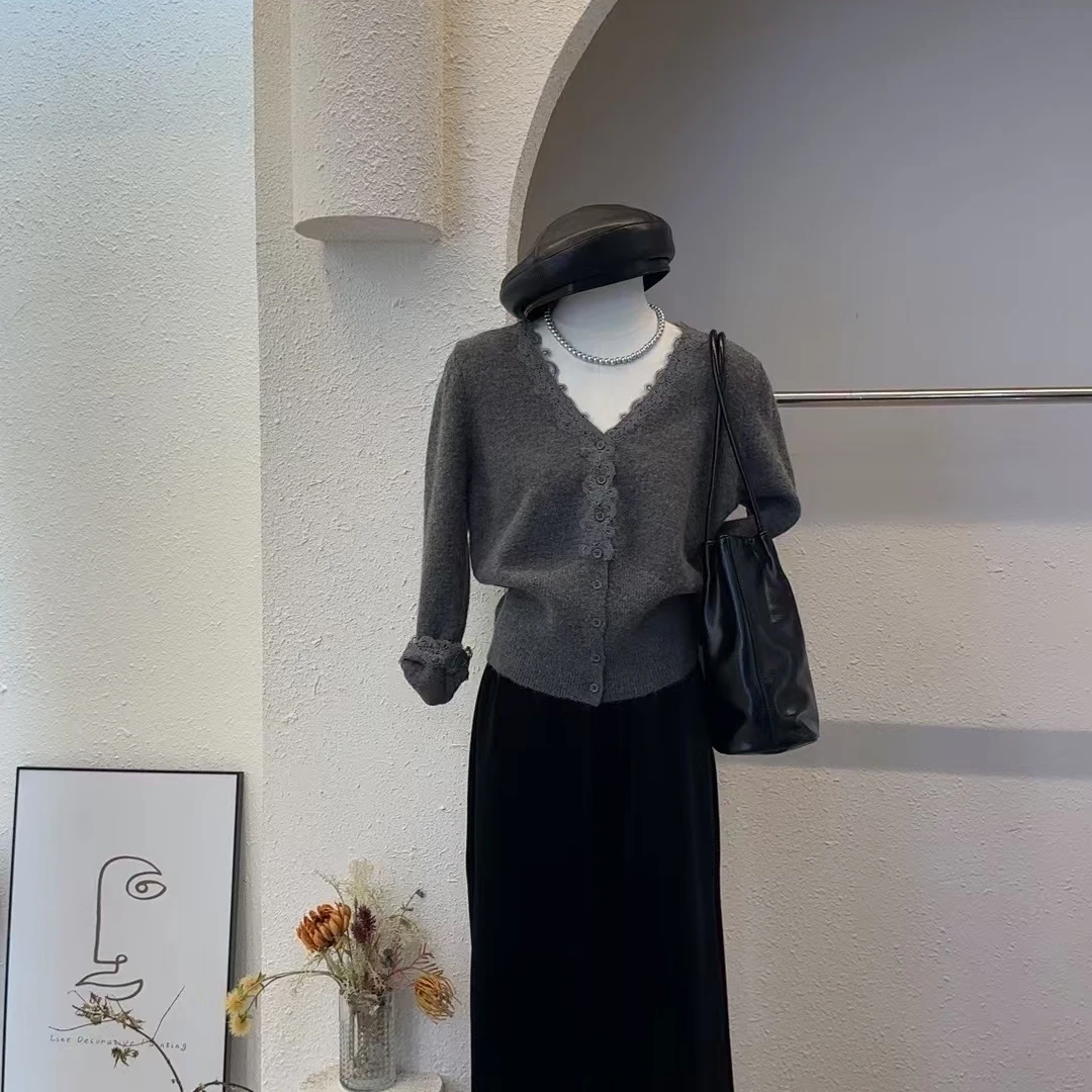 【远山芙蓉】温柔风V领蕾丝花边拼接针织开衫上衣-k416