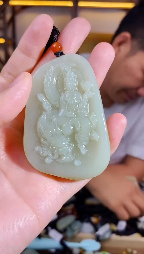 和田玉未镶嵌颈饰1