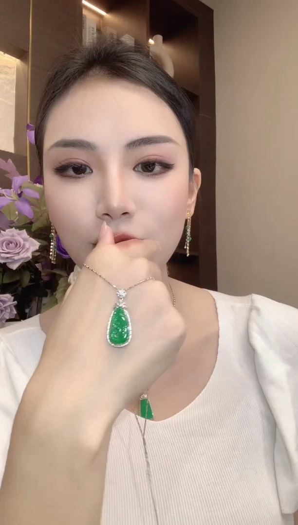 吊坠(不含链)18K金镶嵌翡翠A16