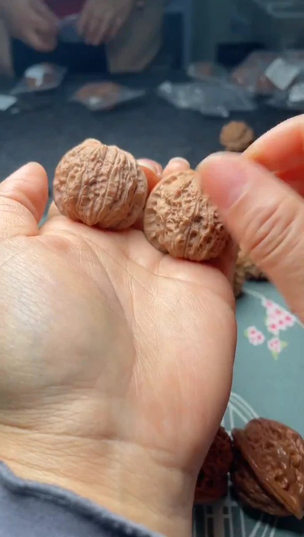 把件文玩核桃w237  血麒麟  36尺