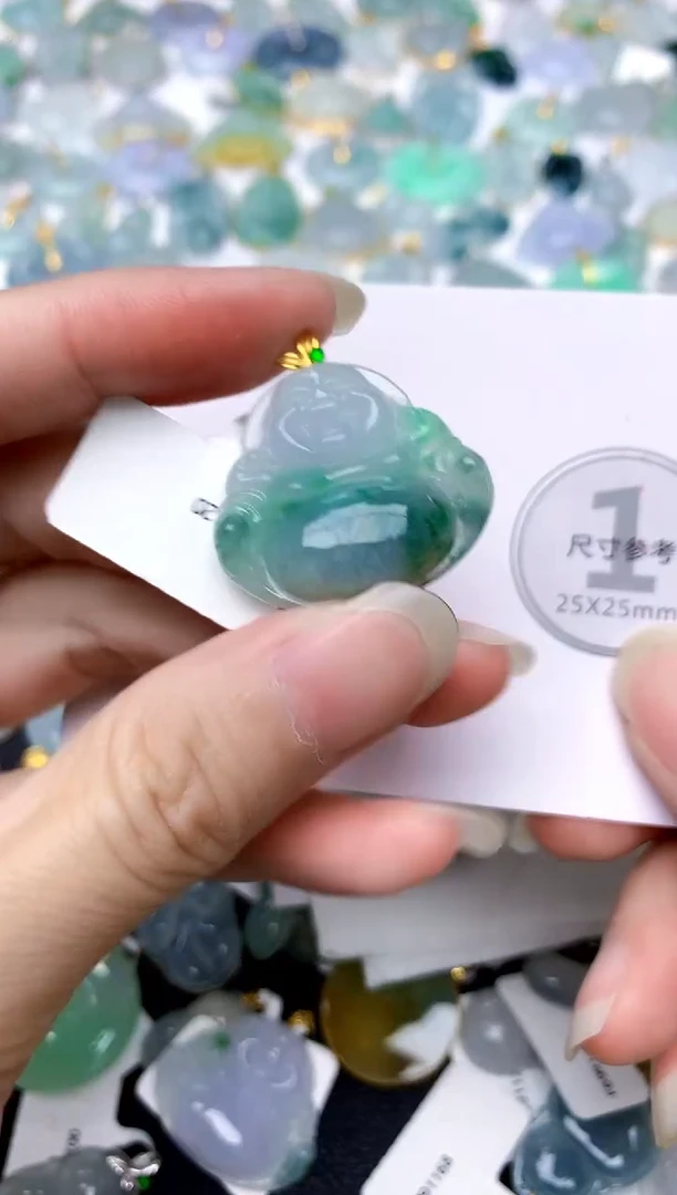颈饰18K金镶嵌翡翠天然A货翡翠
