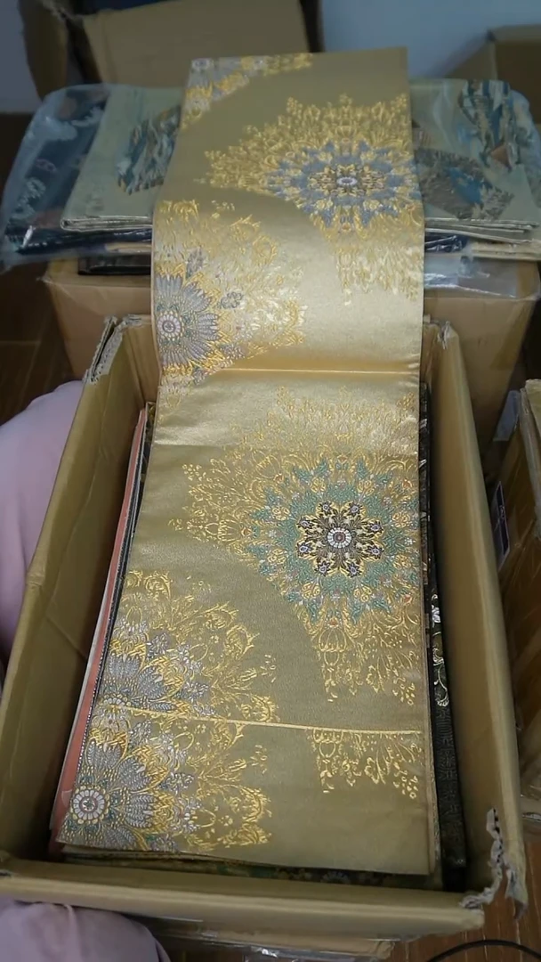织绣17砂金织宝相花卉
