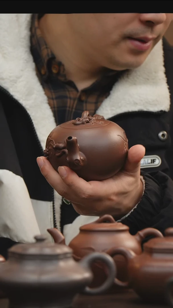 茶壶紫砂原矿高端紫砂--松鼠葡萄