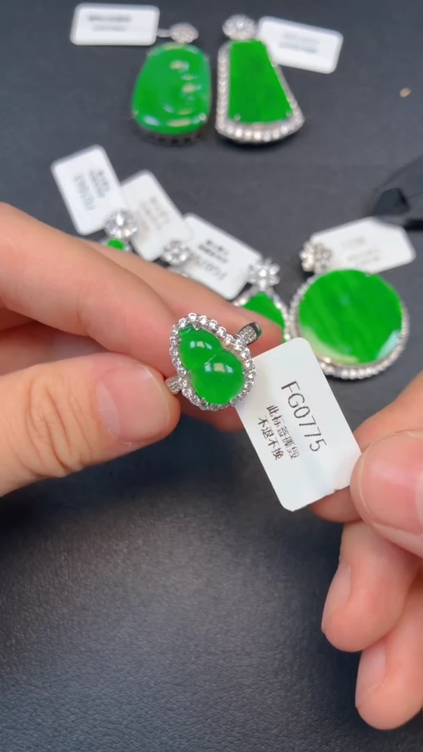 吊坠(不含链)银S925镶嵌翡翠妙*?戒指